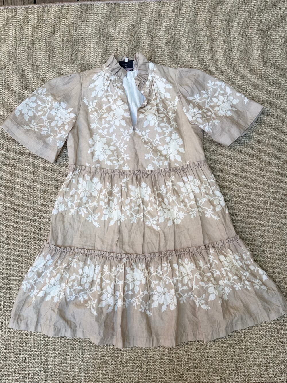 🌸 Tuckernuck Tiered Floral Embroidered Dress | Size S | Taupe/White